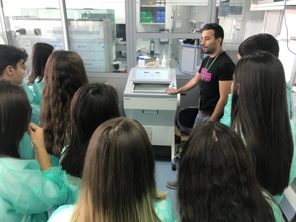 Visita al Instituto de Parasitología y Biomedicina López-Neyra - Noticias